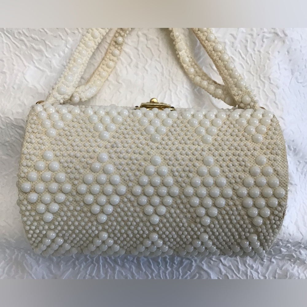 Vintage 1960’s Beaded Barrel Handbag - Picture 3 of 14
